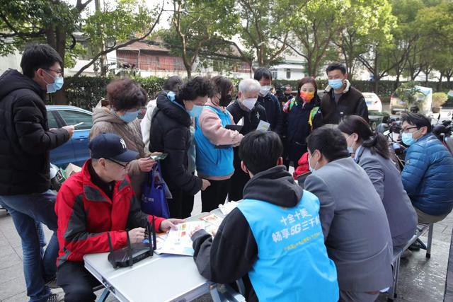 雷鋒精神閃耀申城，上海電信創新服務溫暖全城